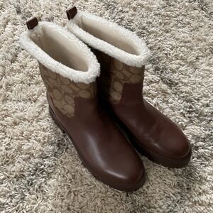 Coach Signature Monogram Faux Shearling Lined Winter Boots Brown Rubber Sole 10